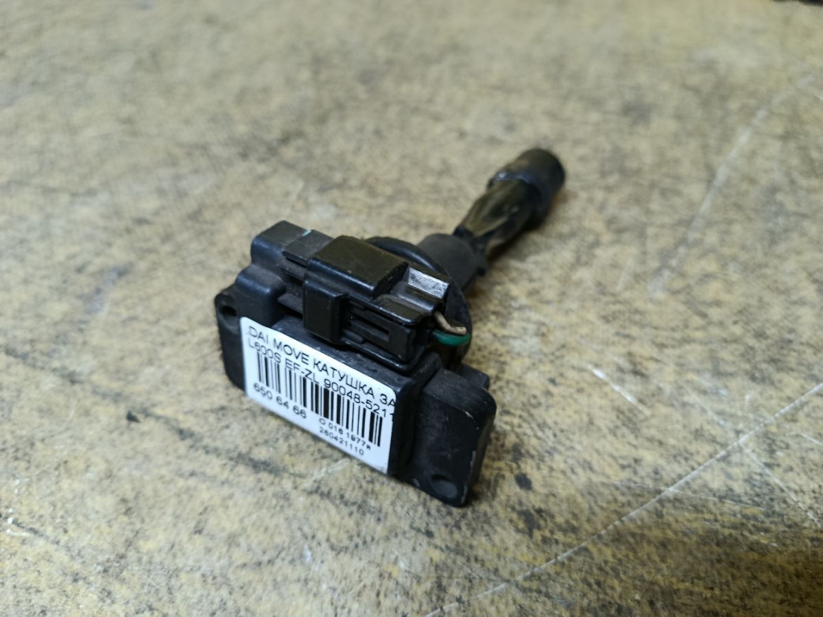 Катушка зажигания 90048-52117 на Daihatsu Move L600S EF-ZL Фото 1