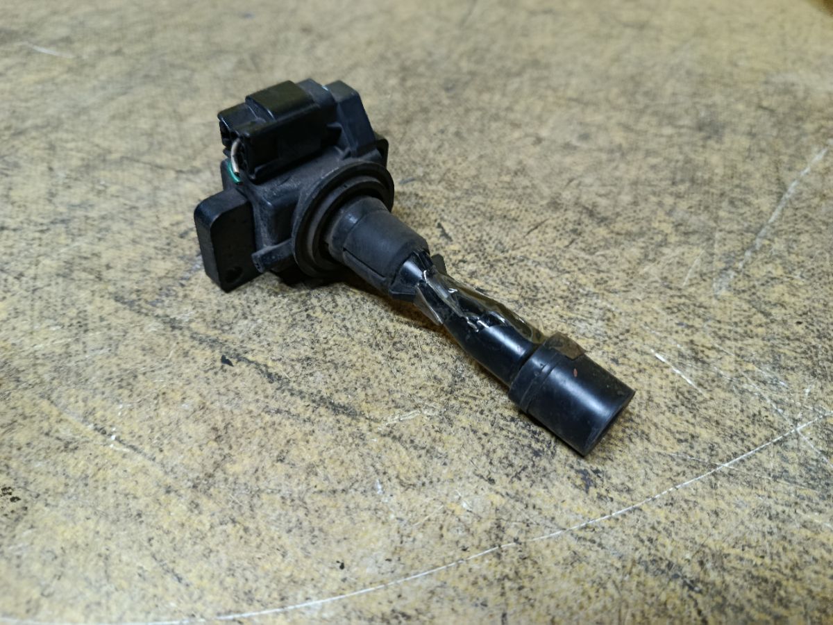 Катушка зажигания 90048-52117 на Daihatsu Move L600S EF-ZL Фото 2