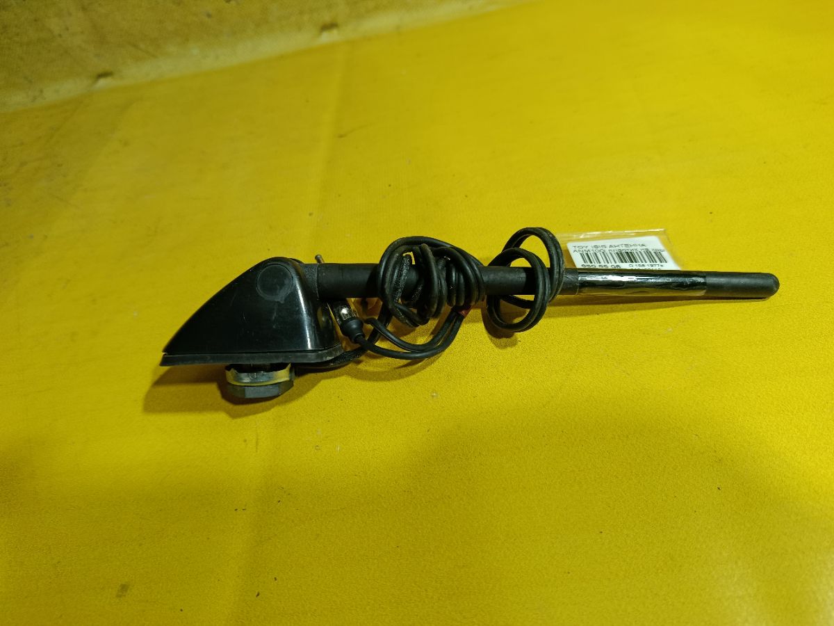 Антенна на Toyota Isis ANM10G Фото 1