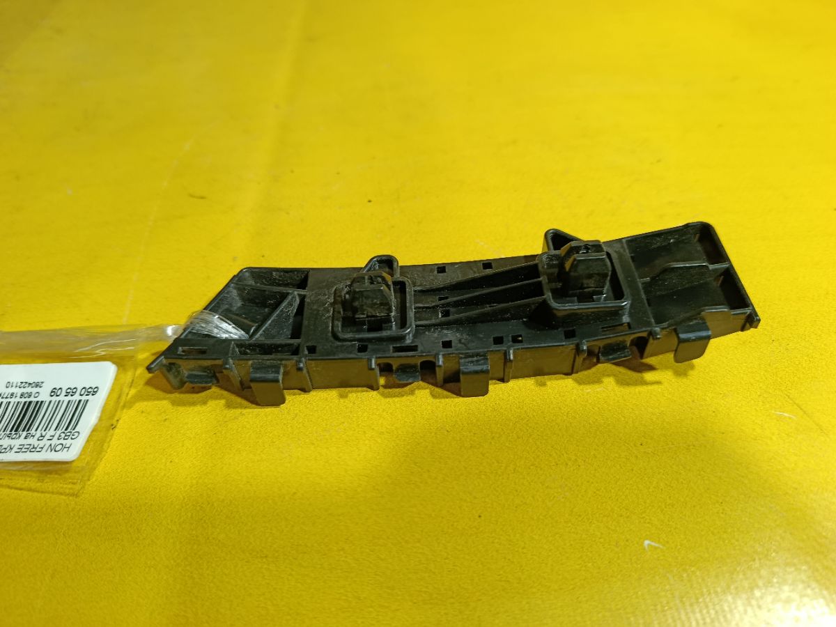 Крепление бампера 71193-SYY-003 на Honda Freed GB3 Фото 2