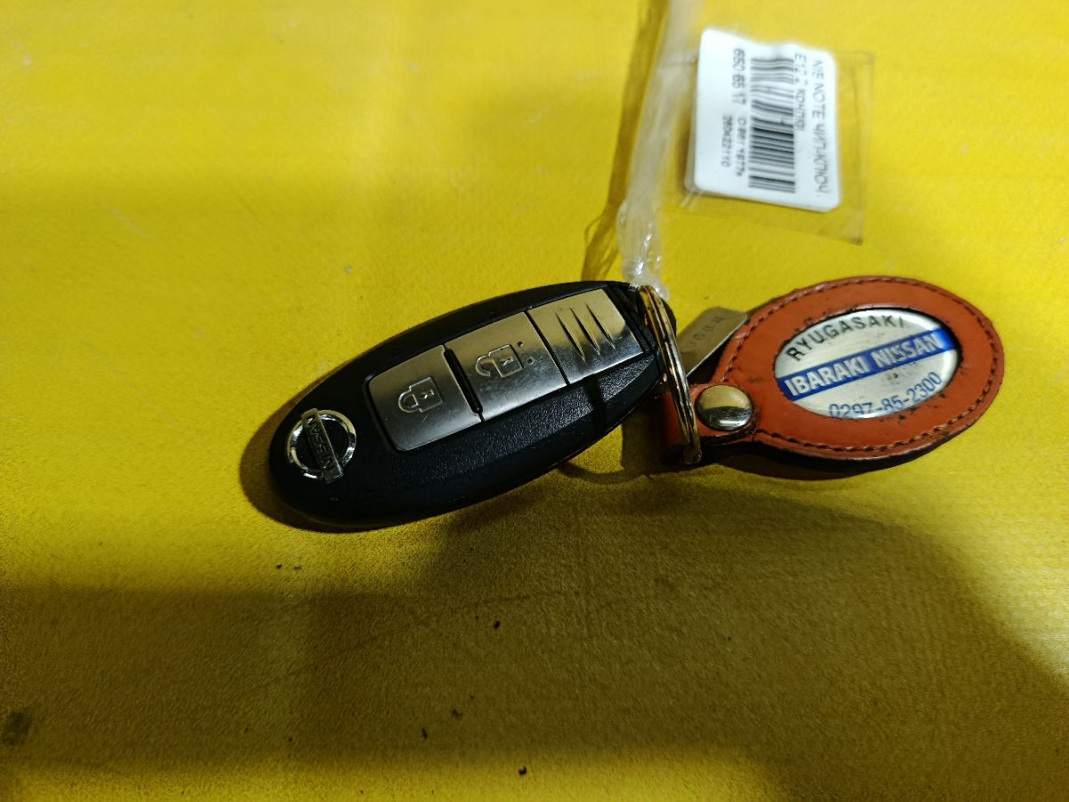 Чип-ключ на Nissan Note E12 Фото 1