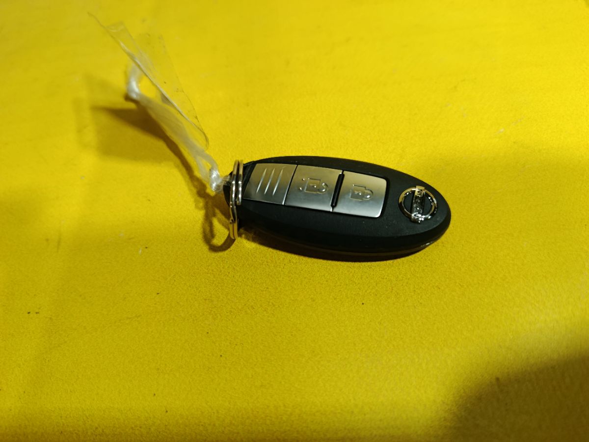 Чип-ключ на Nissan Note E12 Фото 1