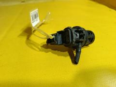 Насос омывателя стекла 85330-60160 на Toyota Vitz SCP90 2SZ-FE Фото 2