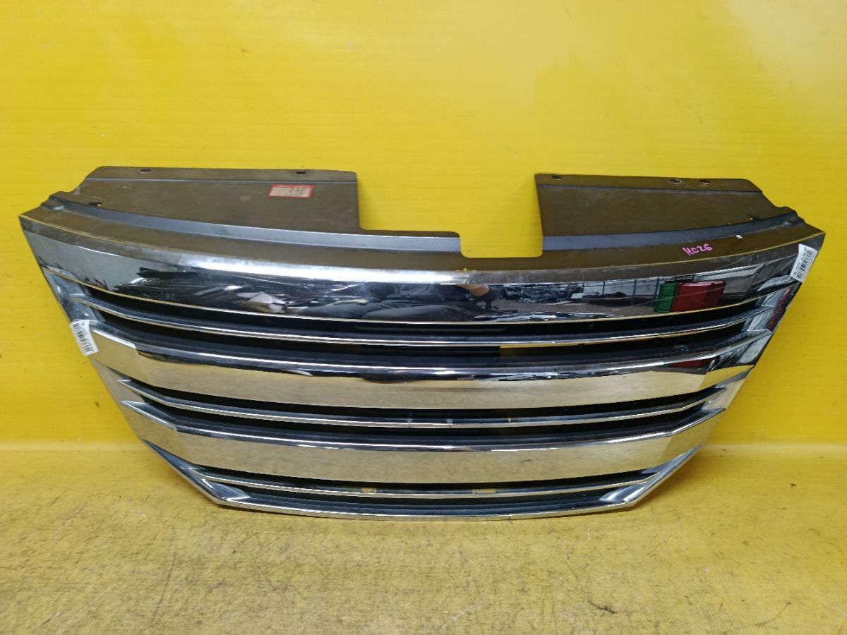 Решетка радиатора 62310-1A21B на Nissan Serena HC26 Фото 1
