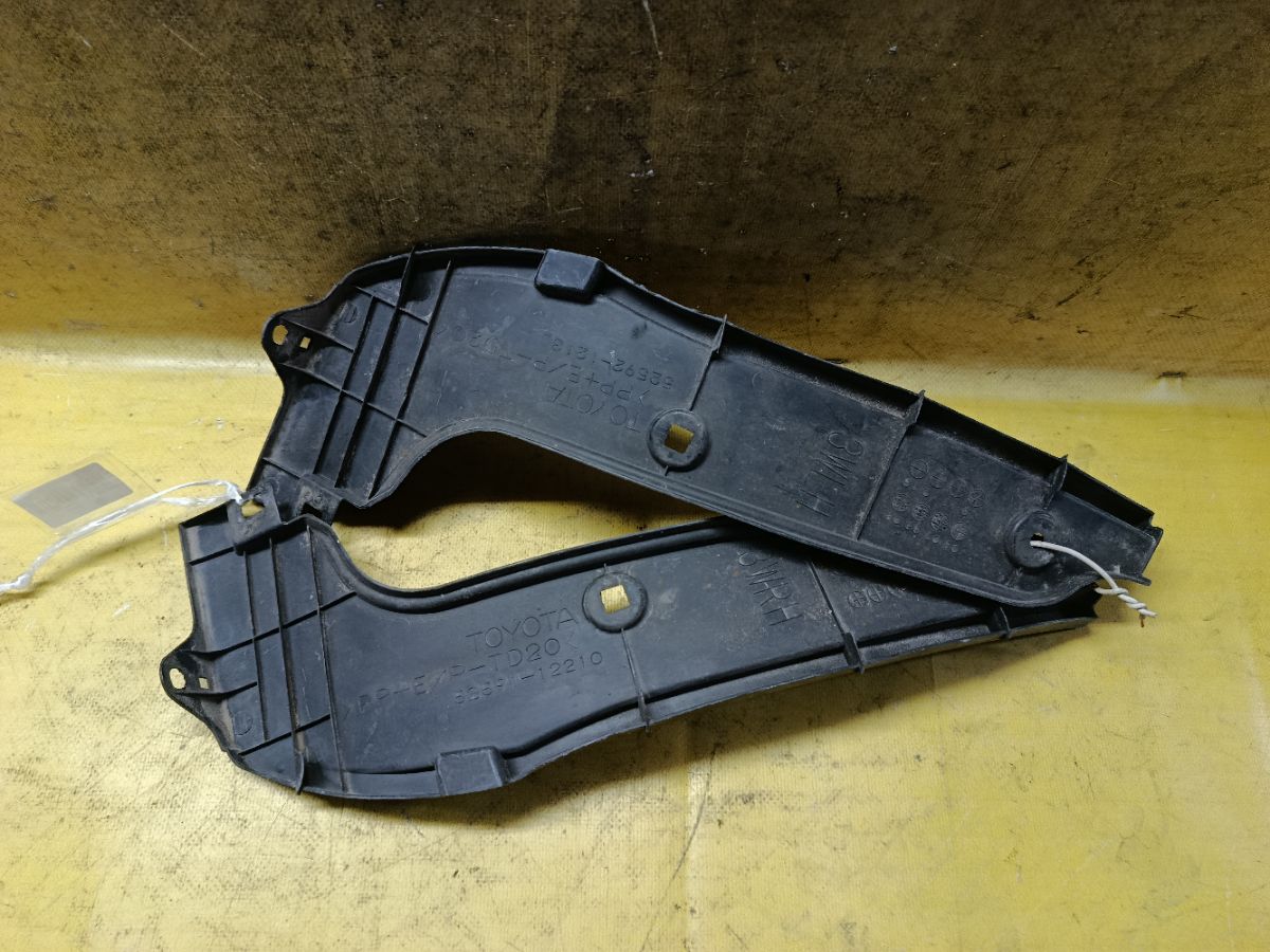 Подкрылок 52591-12210, 52592-12130 на Toyota Corolla Fielder NZE144G 1NZ-FE Фото 2