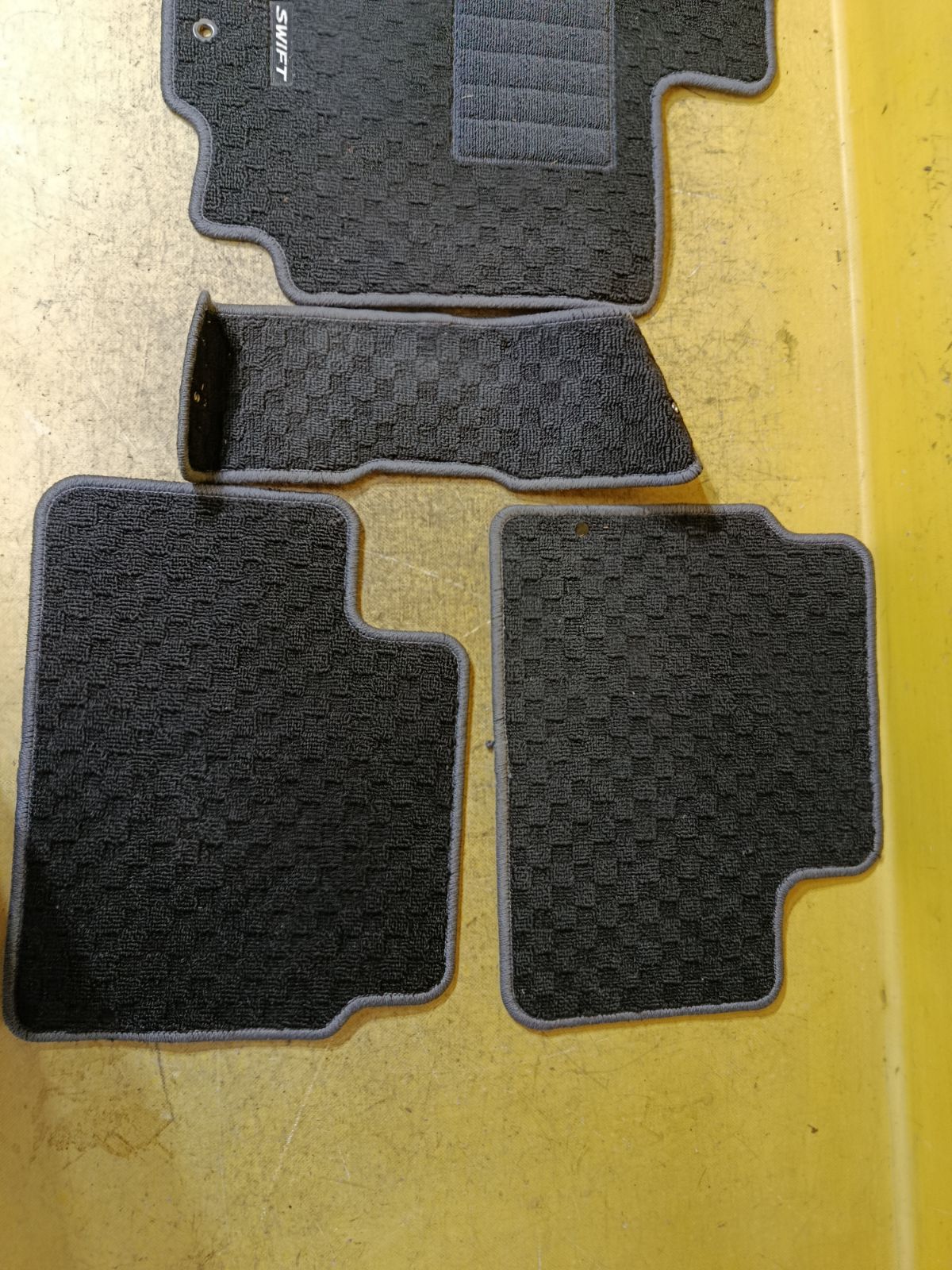 Коврик на Suzuki Swift ZC72S Фото 3