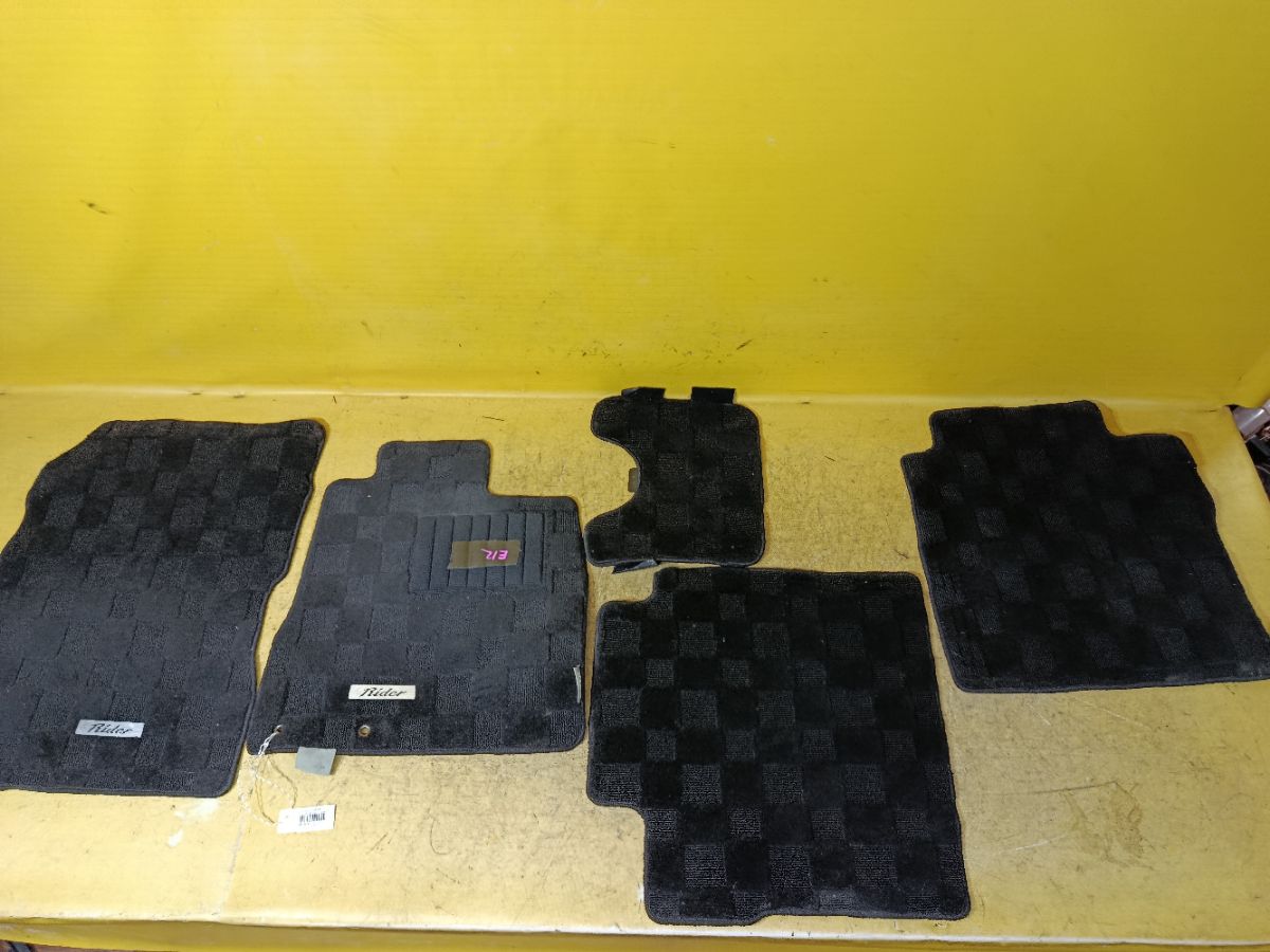 Коврик на Nissan Note E12 Фото 1