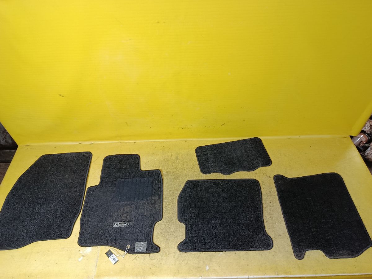 Коврик на Mazda Demio DY5W Фото 1