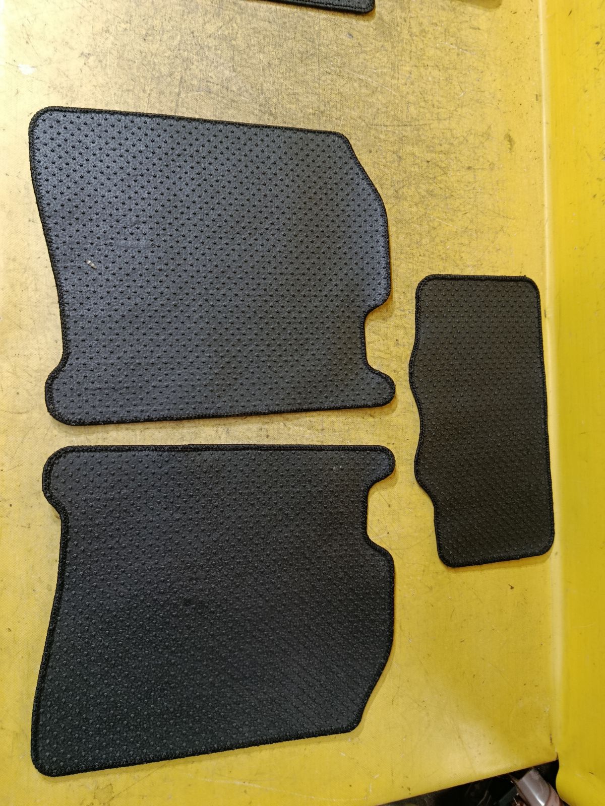 Коврик на Mazda Demio DY5W Фото 4
