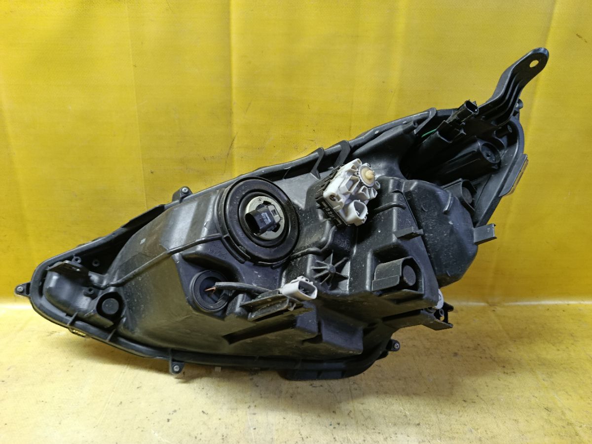 Фара 52-247 52-247 на Toyota Aqua NHP10 Фото 4