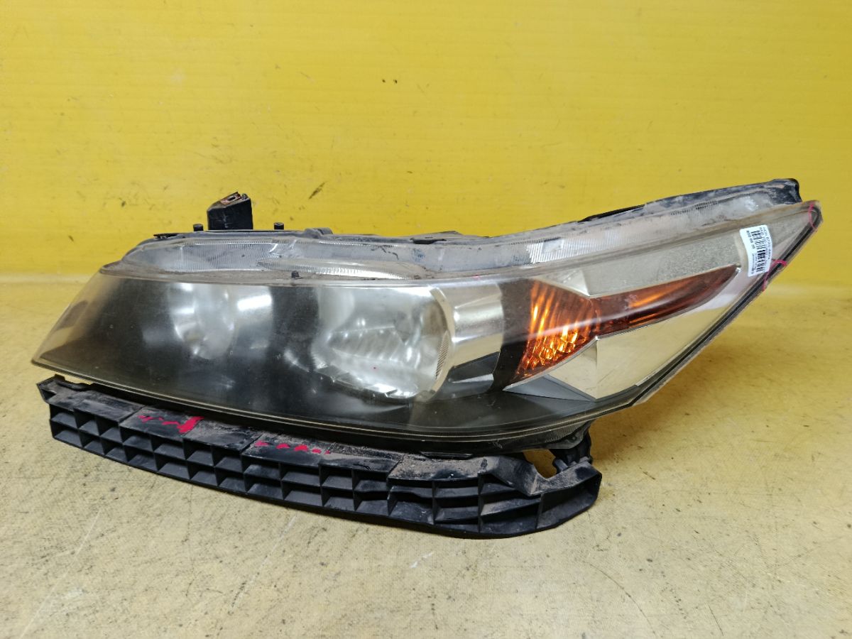 Фара 100-22652 100-22652 на Honda Stream RN6 Фото 1