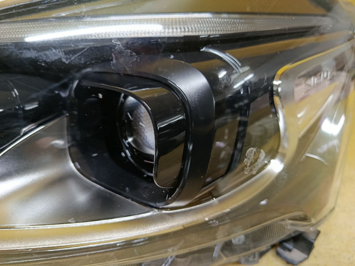 Фара 52-317 52-317,81150-52N00 на Toyota Sienta NSP170G Фото 3
