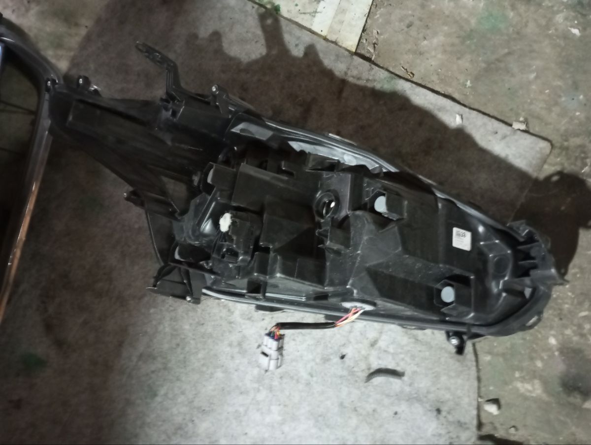 Фара 52-317 52-317,81150-52N00 на Toyota Sienta NSP170G Фото 10
