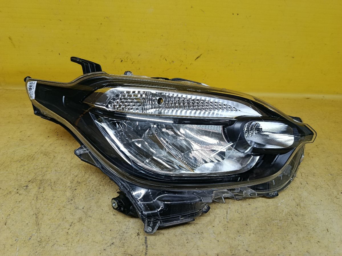 Фара 52-339 52-339 на Toyota Sienta MXPL10G Фото 1