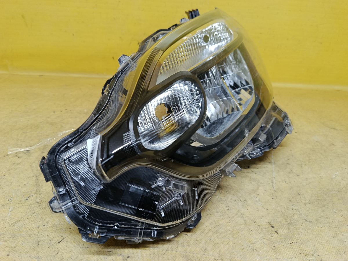 Фара 52-339 52-339 на Toyota Sienta MXPL10G Фото 2
