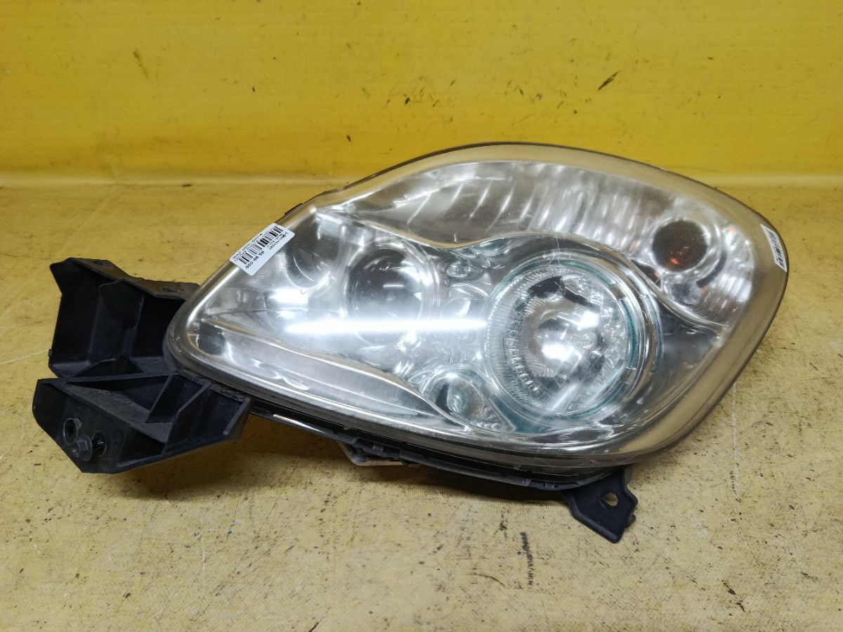 Фара P4514 P4514 на Mazda Verisa DC5W Фото 1