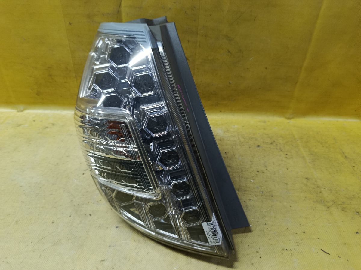 Стоп W0020 W0020 на Honda Fit Shuttle Hybrid GP2 Фото 2