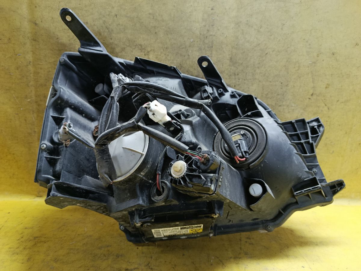 Фара 28-183 28-183 на Toyota Voxy AZR60G Фото 4