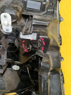 Фара V1-3 V1-3,81110-V1050 на Toyota Voxy ZWR90W Фото 7