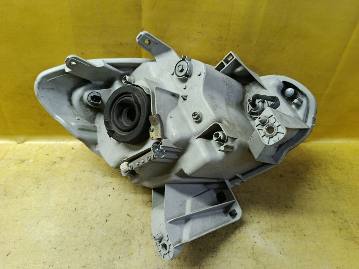 Фара P2359 P2359 на Toyota Duet M100A Фото 3