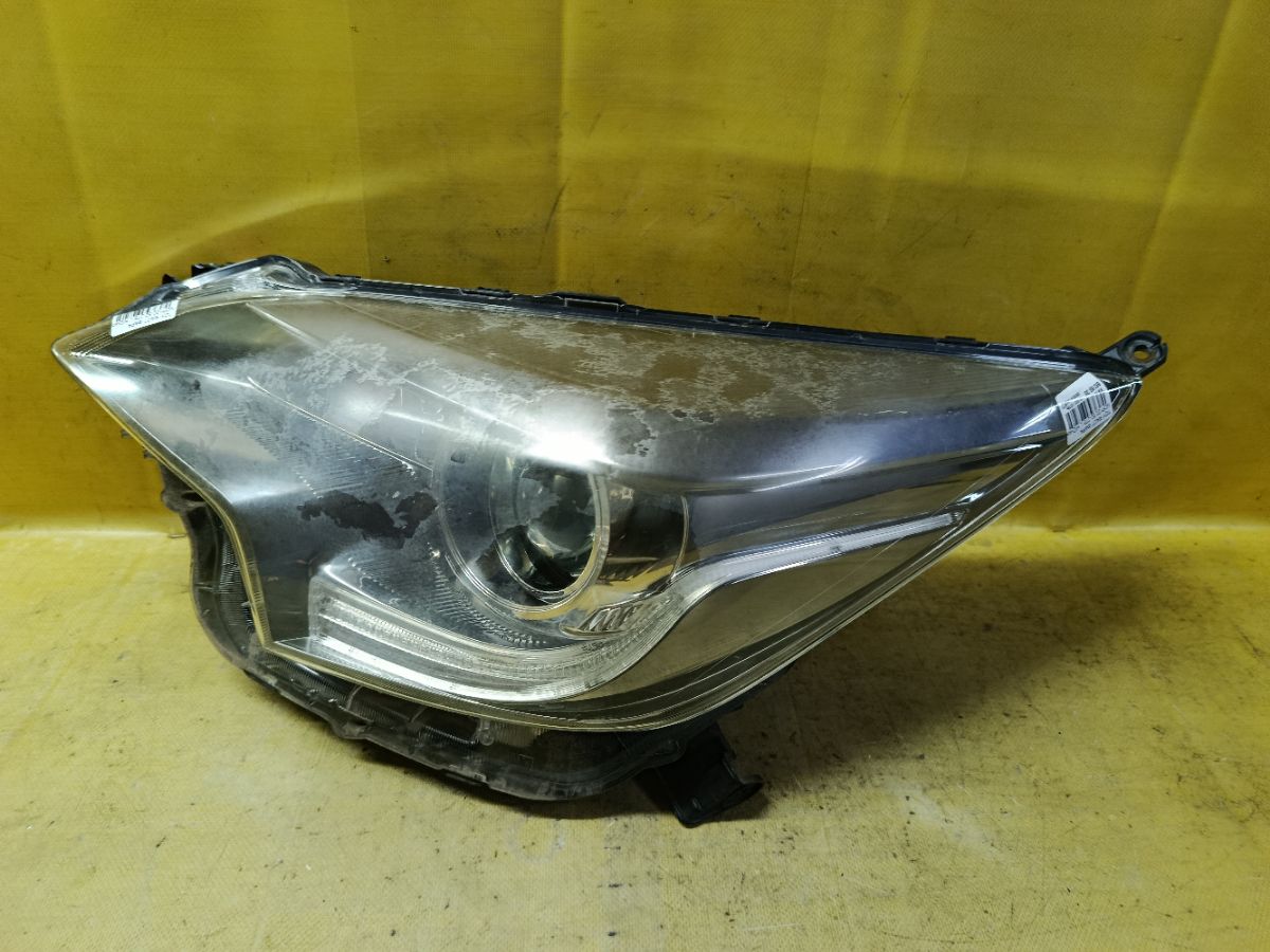 Фара 52-275 52-275 на Toyota Ractis NCP120 Фото 1