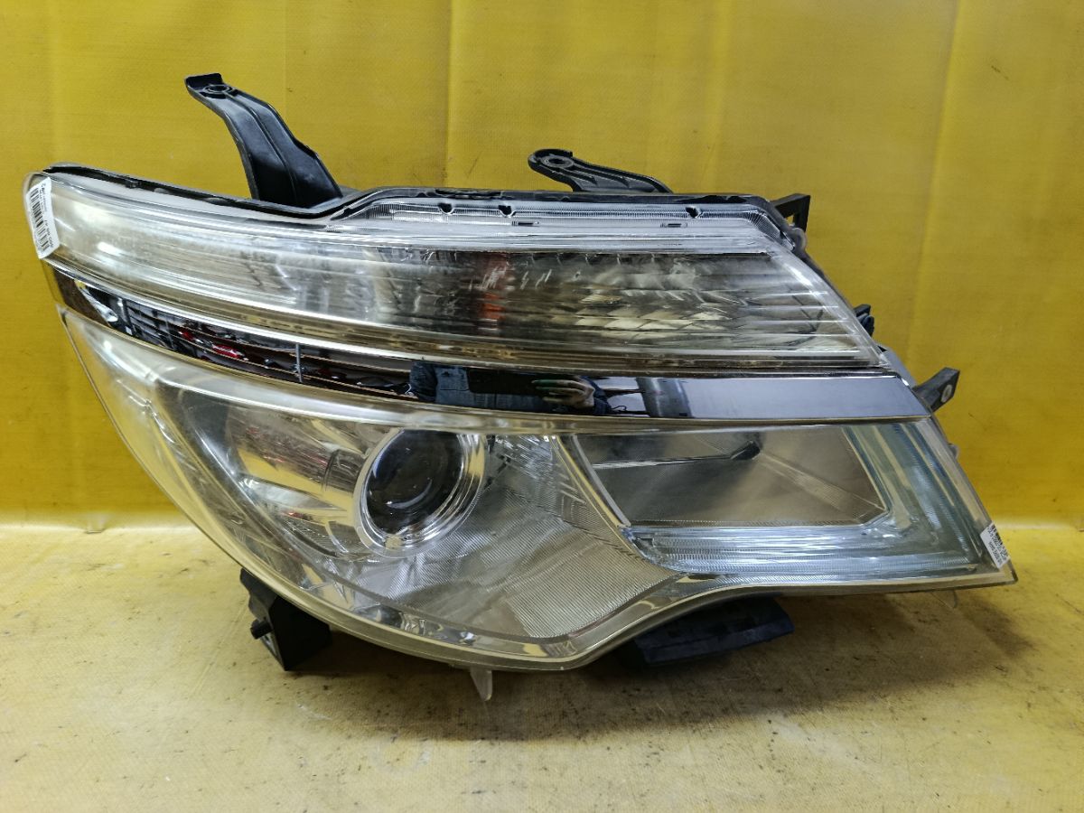 Фара 100-23683 100-23683 на Nissan Serena HFC26 Фото 1