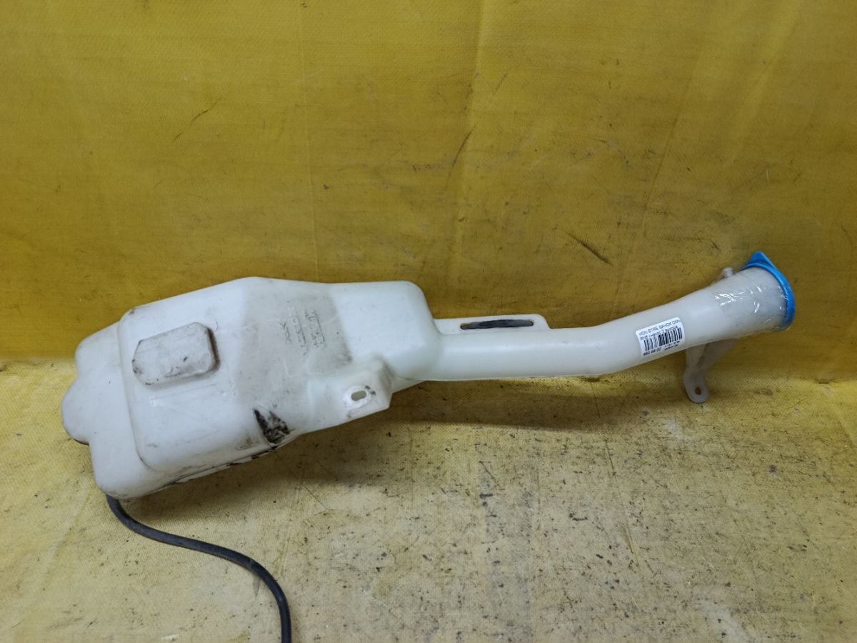 Бачок омывателя на Honda Stream RN6 Фото 1
