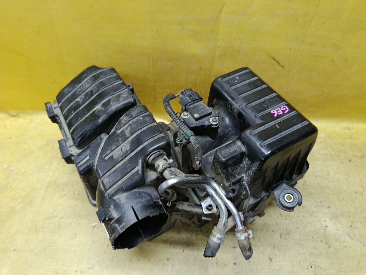 Корпус воздушного фильтра на Honda Fit GE6 L13A Фото 1