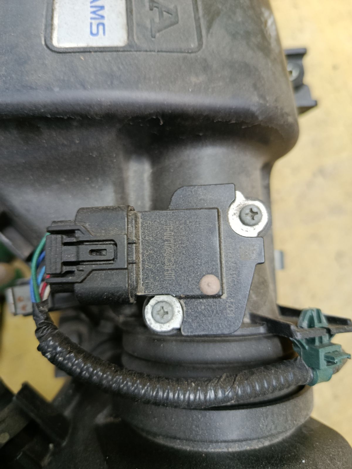 Корпус воздушного фильтра на Honda N-Wgn JH1 S07A Фото 3
