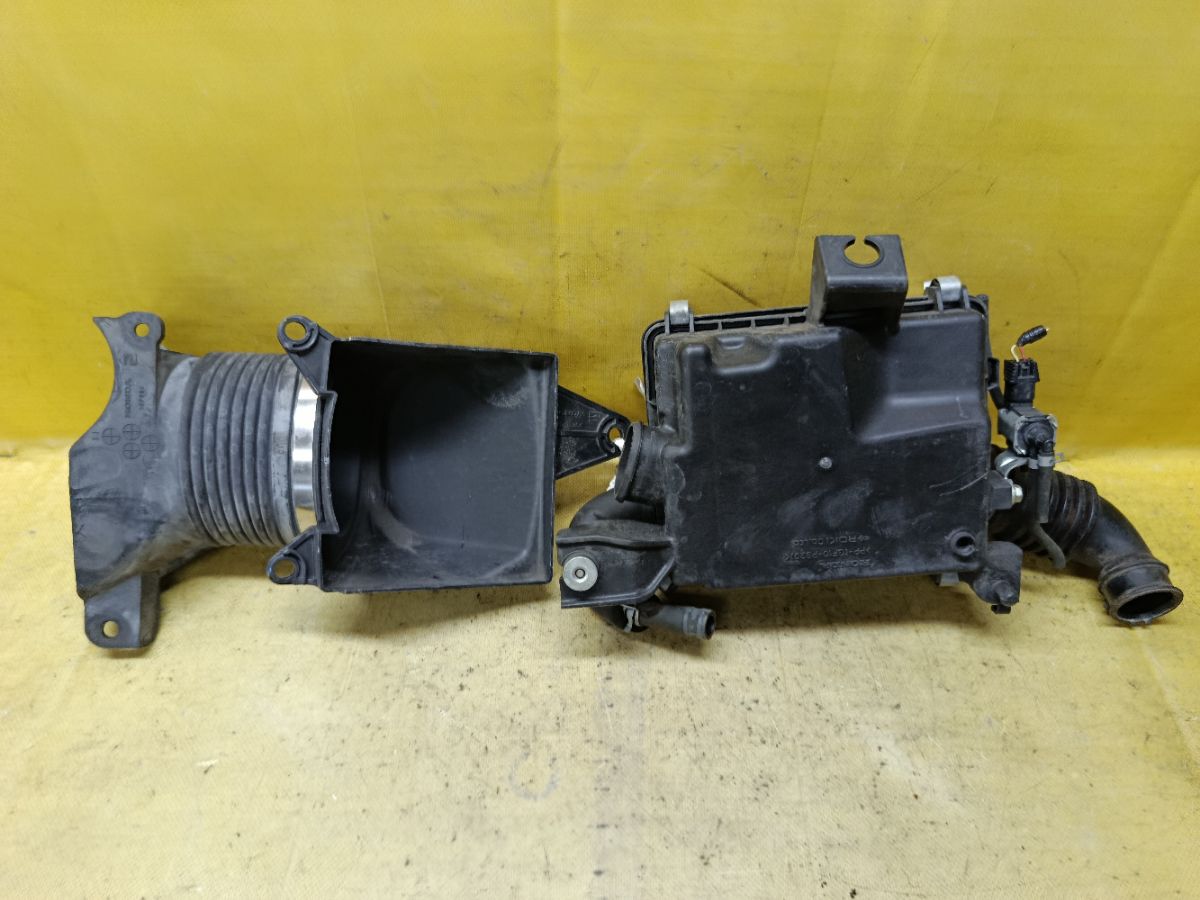 Корпус воздушного фильтра на Honda N-Box JF1 S07A Фото 3