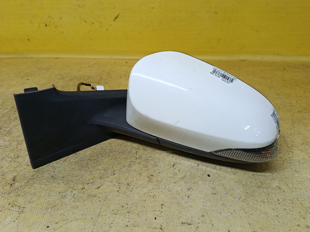 Зеркало двери боковой на Toyota Vitz NSP130 Фото 1