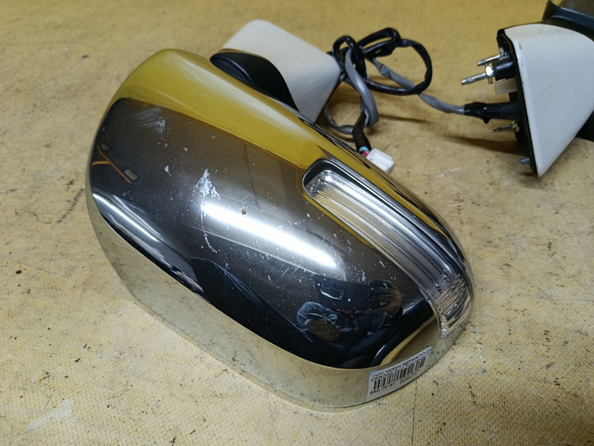 Зеркало двери боковой на Toyota Noah ZRR70G Фото 2