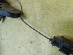 Доводчик двери на Nissan Serena C26 Фото 4