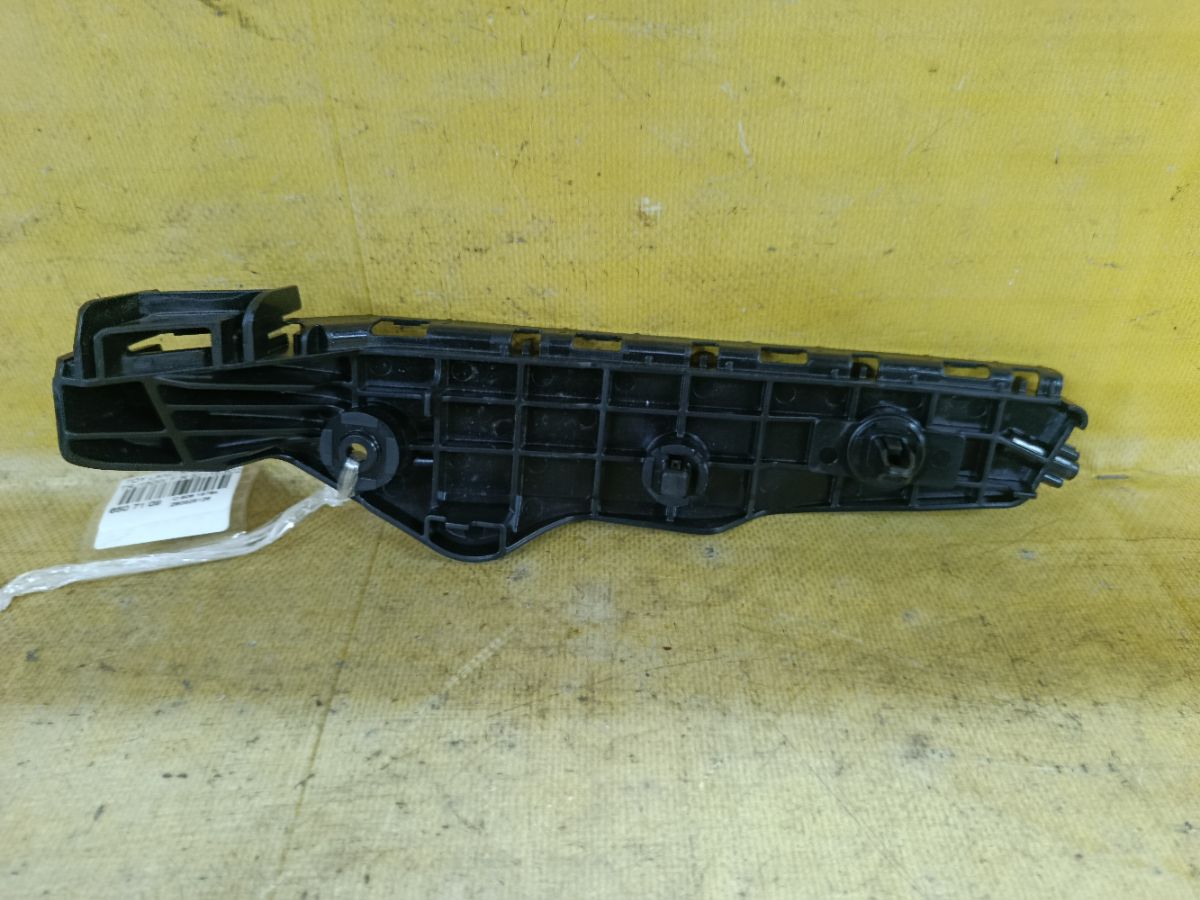 Крепление бампера на Toyota Land Cruiser Prado TRJ150W Фото 2