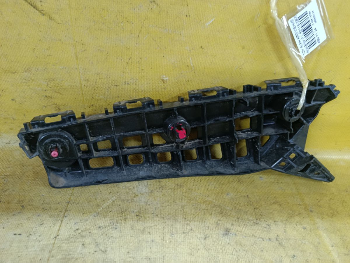 Крепление бампера на Toyota Alphard AGH30W Фото 2