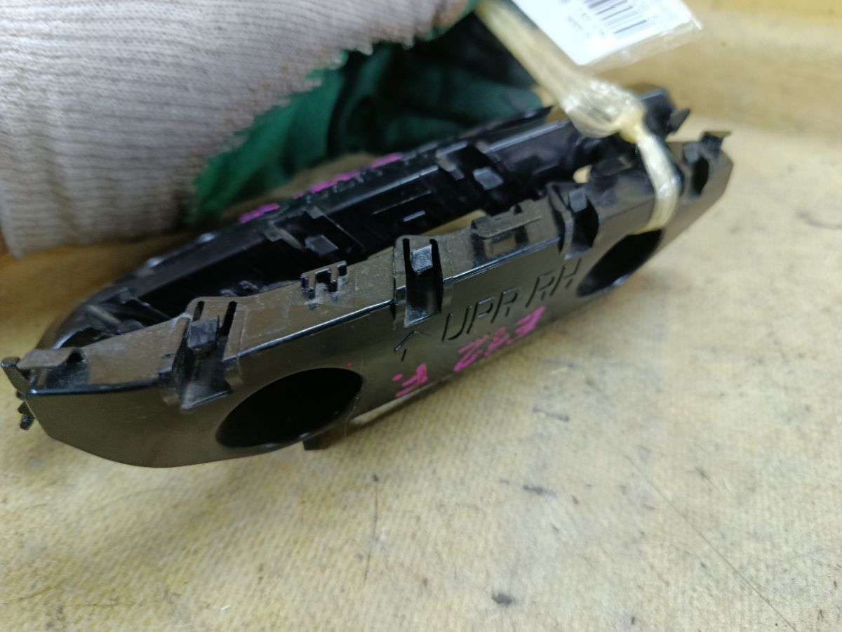 Крепление бампера 62224-3VA0B, 62225-3VA0B на Nissan Note E12 Фото 2