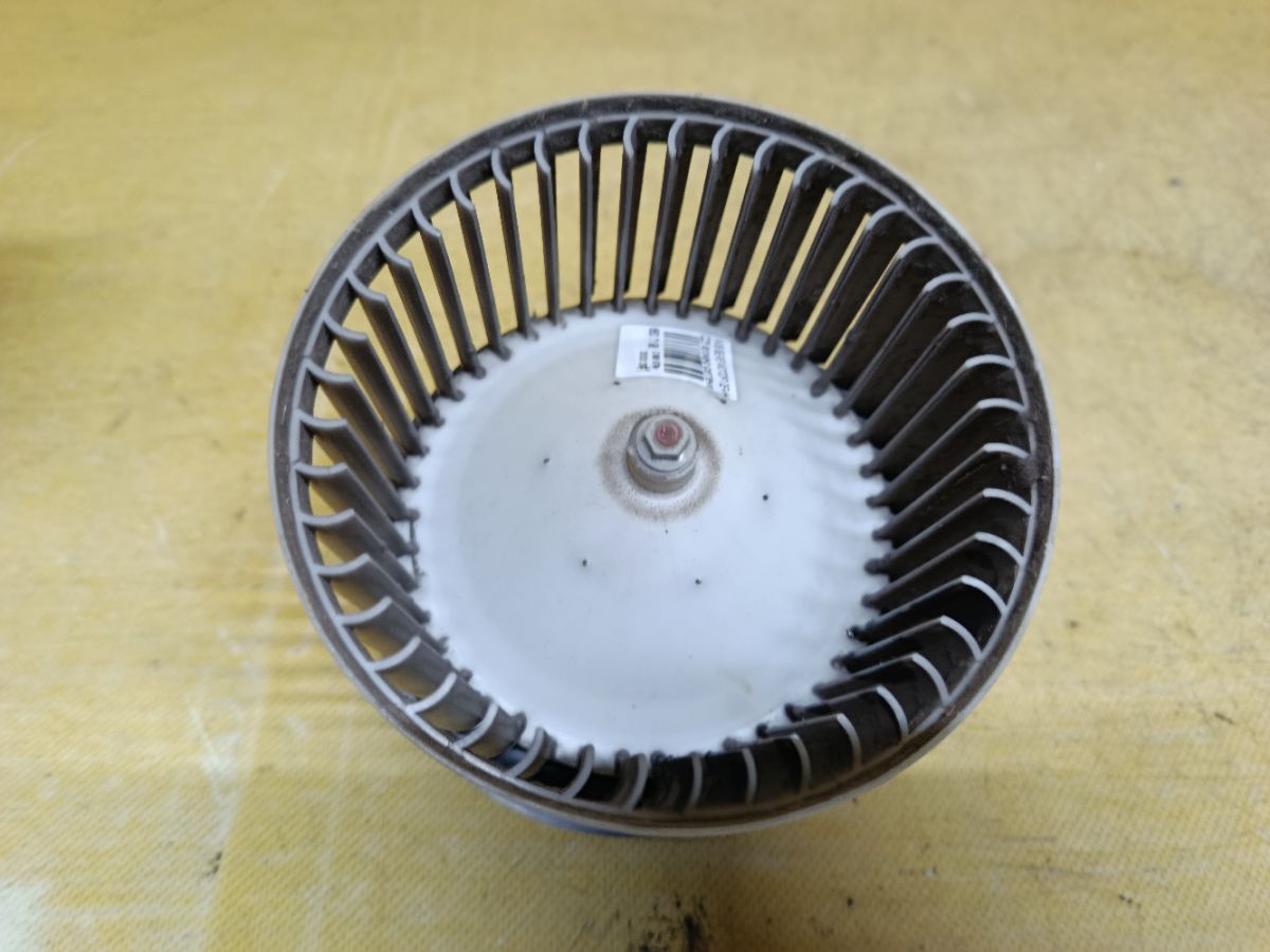 Мотор печки 27225EN000, 27225EN00B, 27225EN00C на Nissan Serena C25 Фото 2