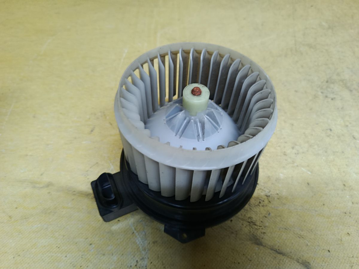 Мотор печки на Honda N-Wgn JH1 Фото 2