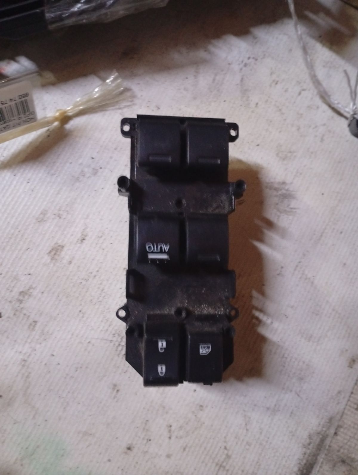 Блок упр-я стеклоподъемниками 35750-SZW-J21 на Honda Stepwgn RK5 Фото 4