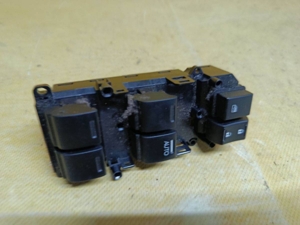 Блок упр-я стеклоподъемниками 35750-SZW-J31 на Honda Stepwgn RK5 Фото 2