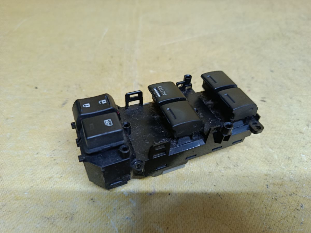 Блок упр-я стеклоподъемниками 35750-SZW-J31 на Honda Stepwgn RK5 Фото 2