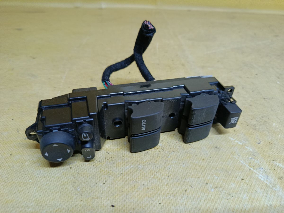 Блок упр-я стеклоподъемниками D65266350B на Mazda Demio DE3FS Фото 1