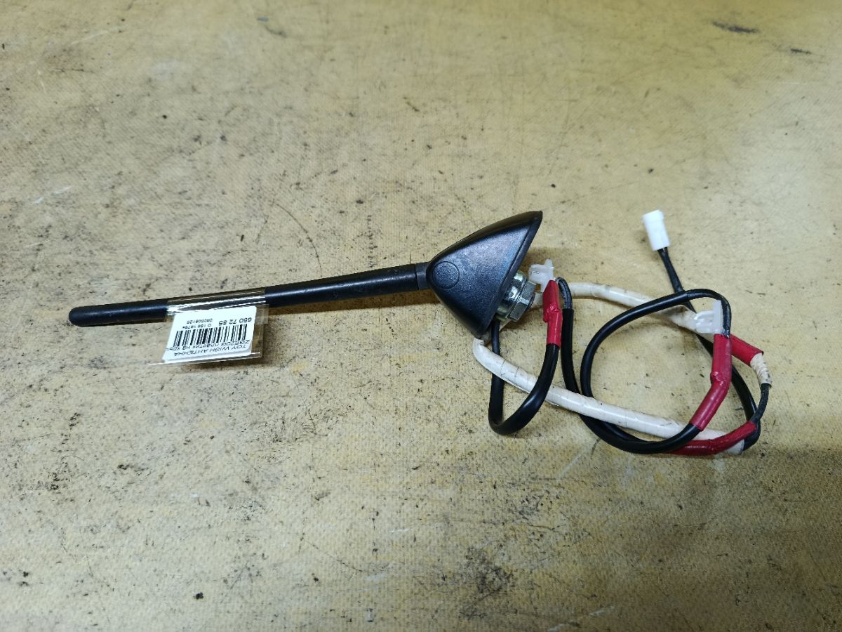 Антенна на Toyota Wish ZGE20G Фото 1