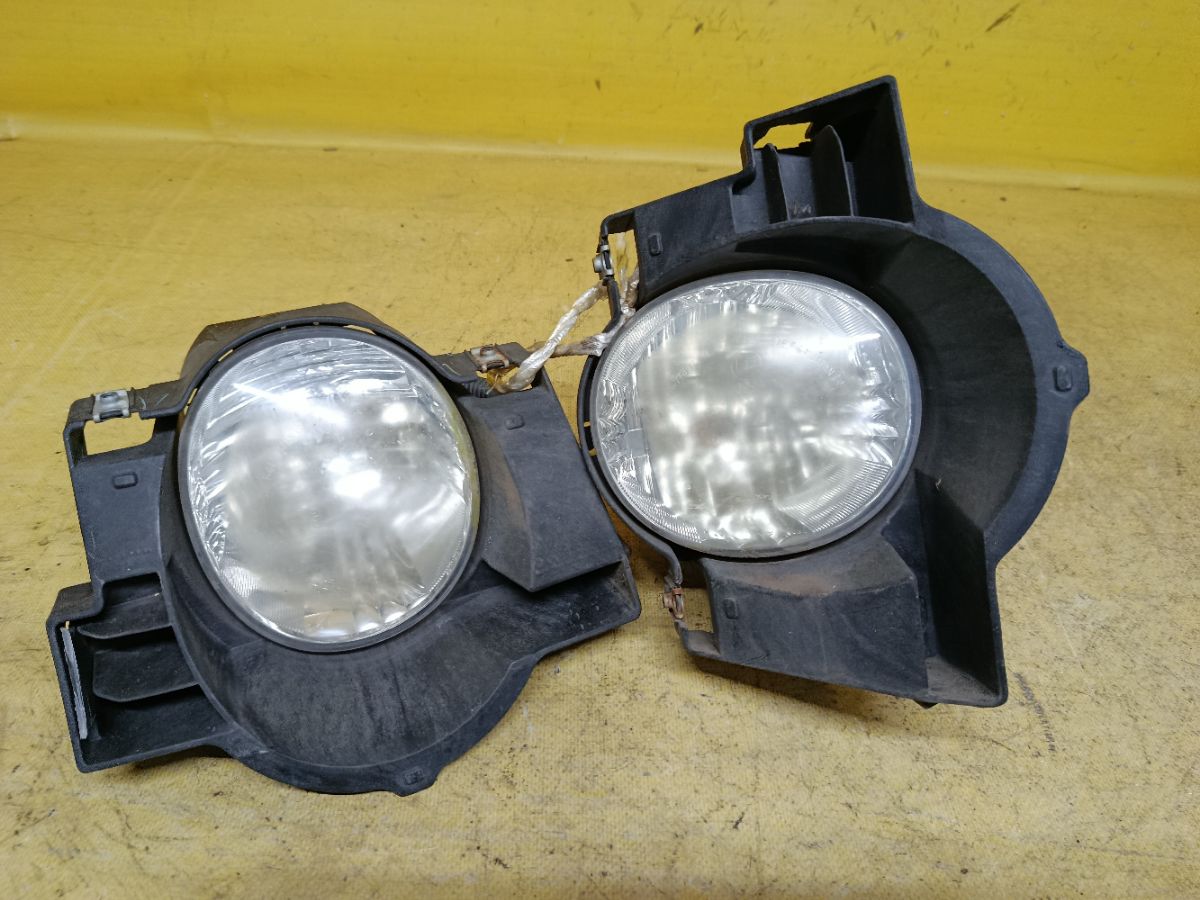 Туманка бамперная 42-34 42-34 на Toyota Voxy AZR60G Фото 3