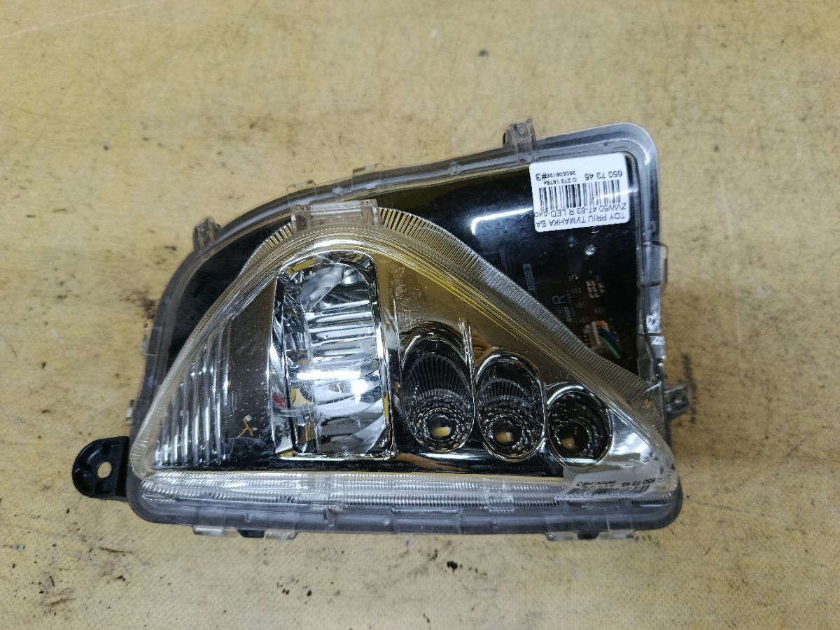 Туманка бамперная 47-83 47-83 на Toyota Prius ZVW50 Фото 1