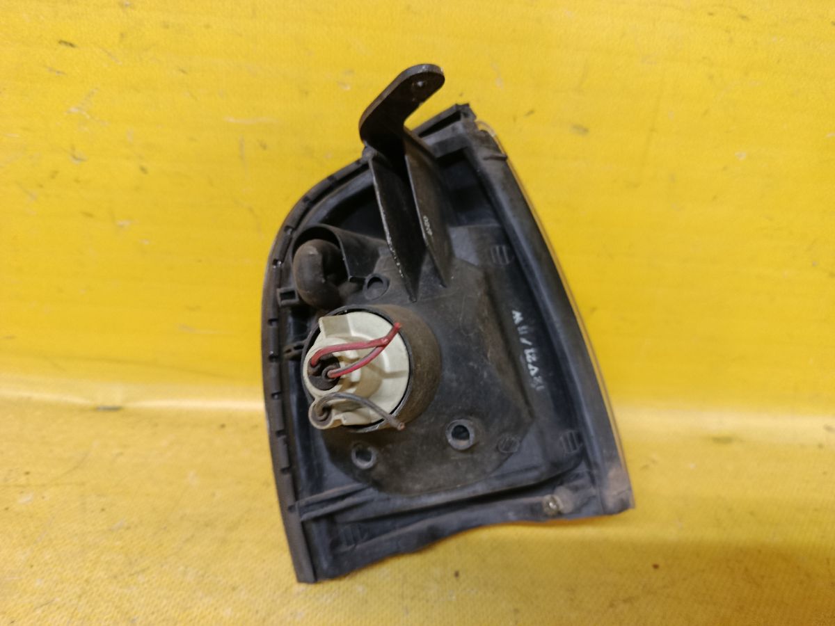Поворотник к фаре 9221 9221 на Nissan Cedric Y31 Фото 3