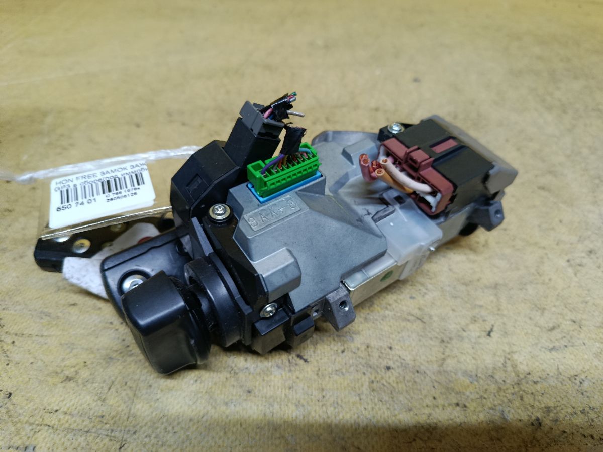 Замок зажигания на Honda Freed Hybrid GP3 Фото 1