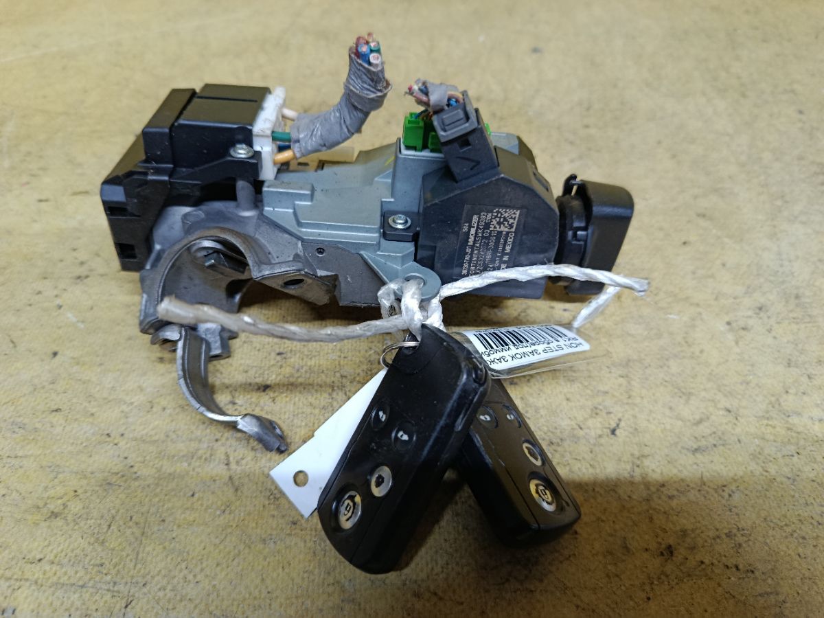 Замок зажигания на Honda Stepwgn RK1 Фото 1