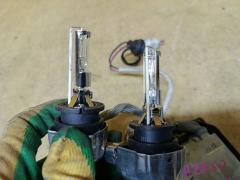 Блок розжига ксенона 85967-52030 на Toyota Voxy AZR60G Фото 2