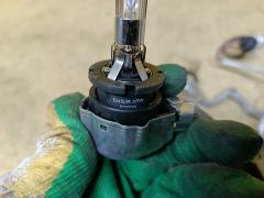 Блок розжига ксенона 85967-52030 на Toyota Voxy AZR60G Фото 3
